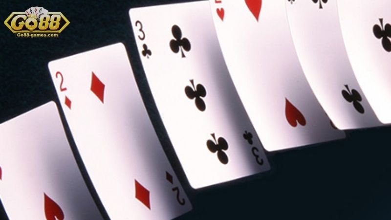 Liêng online: Luật chơi, cách chơi và chiến thuật thắng 3 Liêng online: Luật chơi, cách chơi và chiến thuật thắng